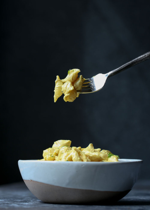 tinykitchenvegan:Ridiculously Creamy Vegan Shells & Cheese