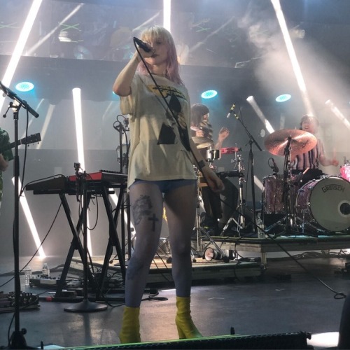 arcticmonkeysaf:hey friends, I saw Paramore last night and I’m in love with Hayley Williams