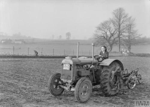 Women&rsquo;s Land Army training at the WLA training centre at Cannington Farm, Somerset (England, c