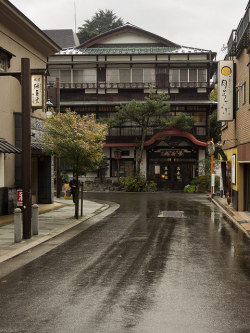 ileftmyheartintokyo:  Japanese old hotel by kasa51 on Flickr. 