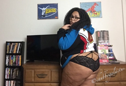 chubbygalactus: “I’ve got you in my sights.” ✨ plumpgalactus.manyvids.com