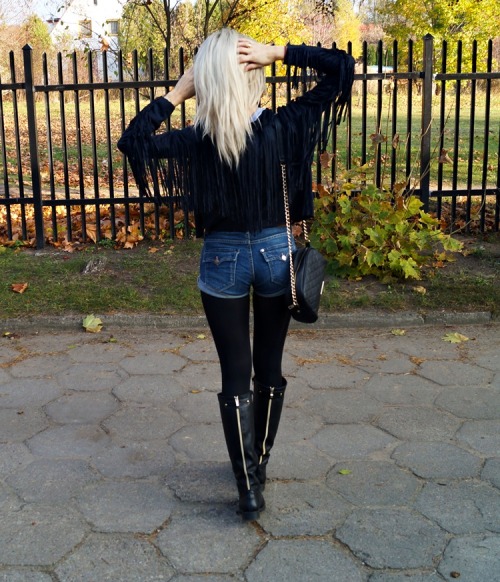 (via Dogonić Pasję: Jacket with fringe)