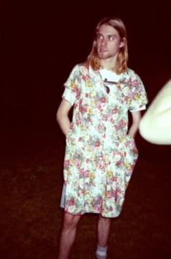 catman-macca:  &ldquo;My transvestite period. The only reason I wear a dress is because it’s comfortable and I look pretty.&rdquo; - Kurt Cobain 