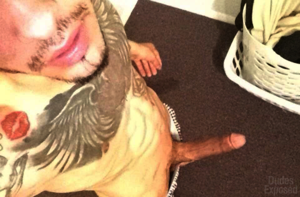 betoslatinmen: Beto’s Corner https://betoslatinmen.tumblr.com/   Sexy Daddy!😛
