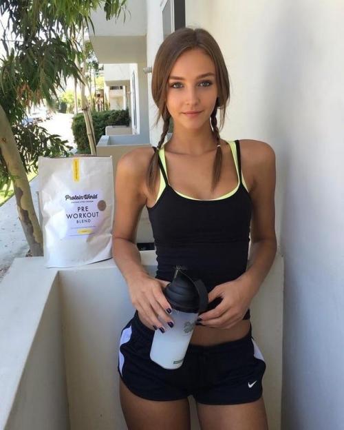 dizzy-grinning:  Rachel CookMore Babes That’ll Get You Dizzy