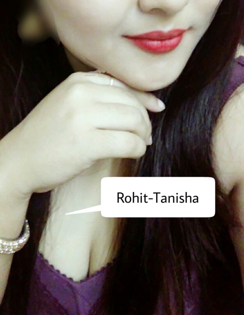 rohittanisha: Happy saraswati puja to you all.. Gorgeous u r&hellip;lovely red lips&hellip;!