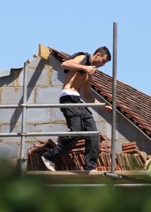 tradiesandchavs:  Some hot chav guys!!!