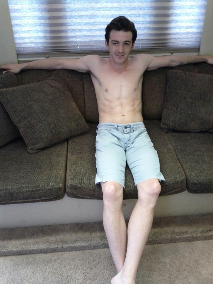 hotfamous-men:  Drake Bell