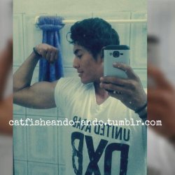 catfisheando-ando:  Peticion: KEVIN / 19 AÑOS / COLOMBIA Lo lograron chicos!  Vean nada mas a este exquisito hetero. Marcadito y con una verga hermosa, no fue nada dificil sacarle tantas fotos :3 Creo que nos vamos a ir a Colombia por un pitudo asi