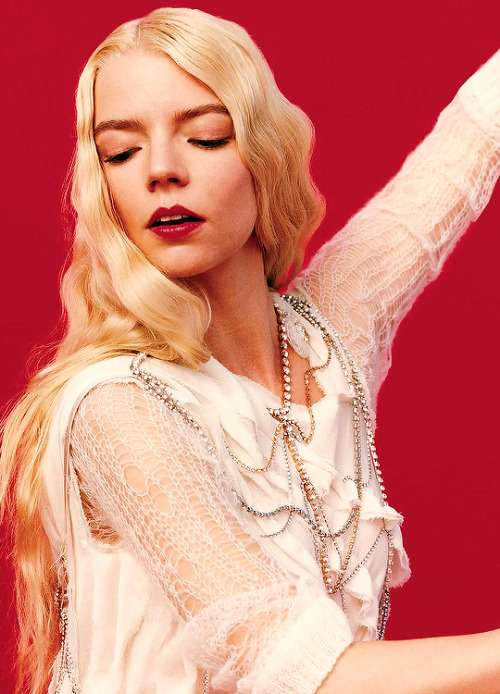 ferrisbuellers:ANYA TAYLOR-JOY for Vogue Mexicophotographed by Camila Falquez