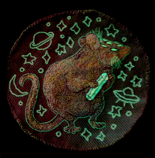 fionabearclaw: hand-embroidered intergalactic thief rat!