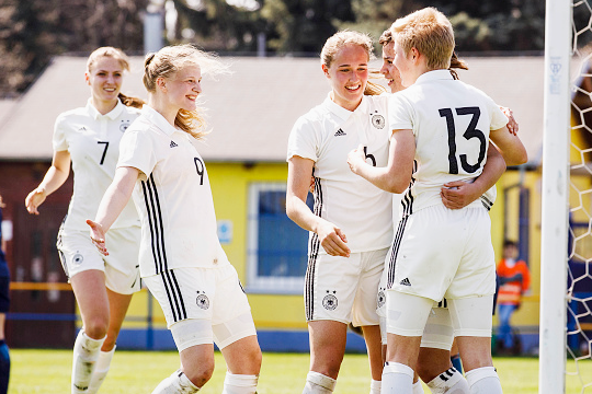 Oberdorf nackt Lena  71: Lena