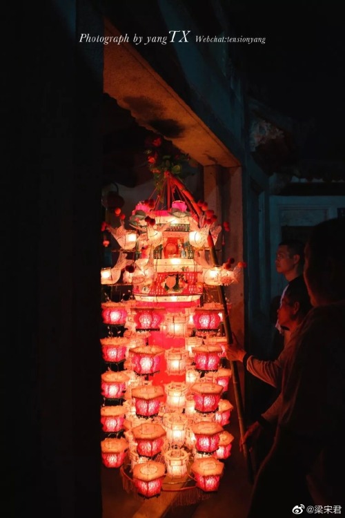 changan-moon:chinese flower lanterns by 梁宋君