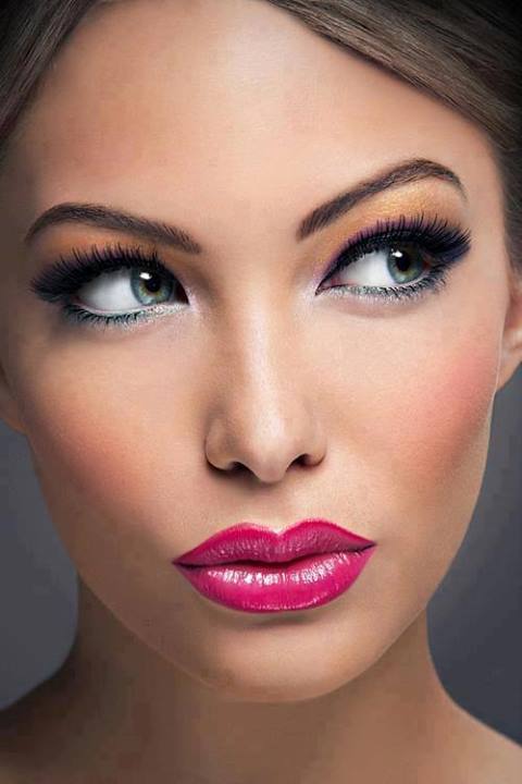 Would you wear this chic makeup?