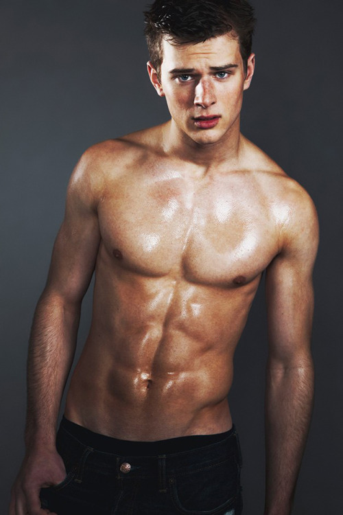 scruffyjizzmonkey:  strangeforeignbeauty:  James Maynard       (via TumbleOn)