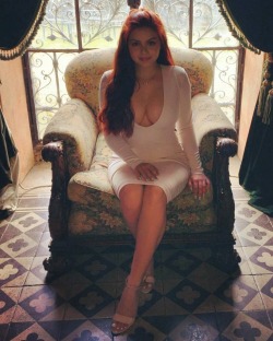 femalecelebrityfeet:  #ArielWinter Ariel Winter feet #ArielWintercf