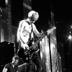 one-harrystyles:  x 