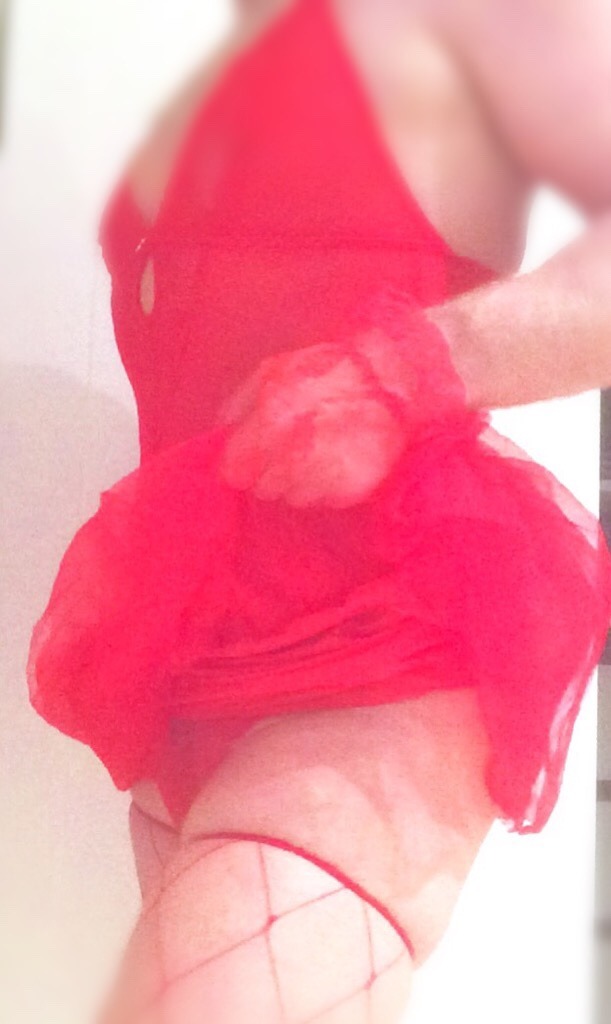 Sex sohard69red:Skirts are for lifting! pictures