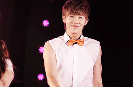  sleeveless sunggyu (▰˘◡˘▰) 