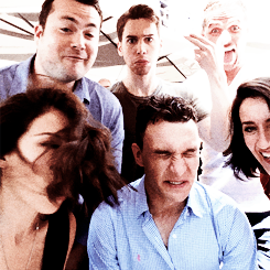 -emmaaa:  The Orphan Black cast at EW’s Comic-Con Social Photo Booth [x] 