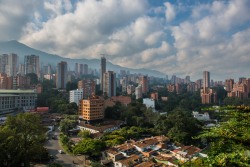 juliilopez:  somaphototravel:  A day in Medellin, Colombia  Mi hermosa Medellín