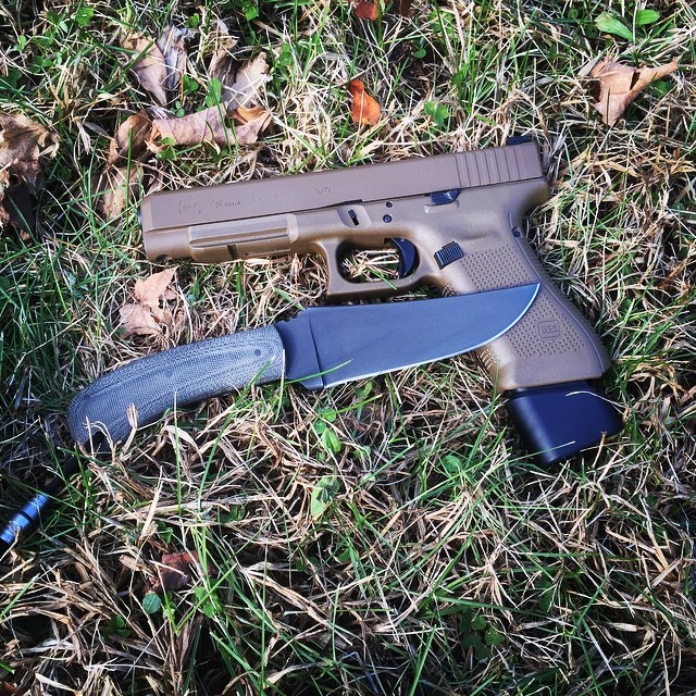 everydaycivilian:  @glockinc 34 Gen 4 FDE @taran_tactical_innovations Flat Black