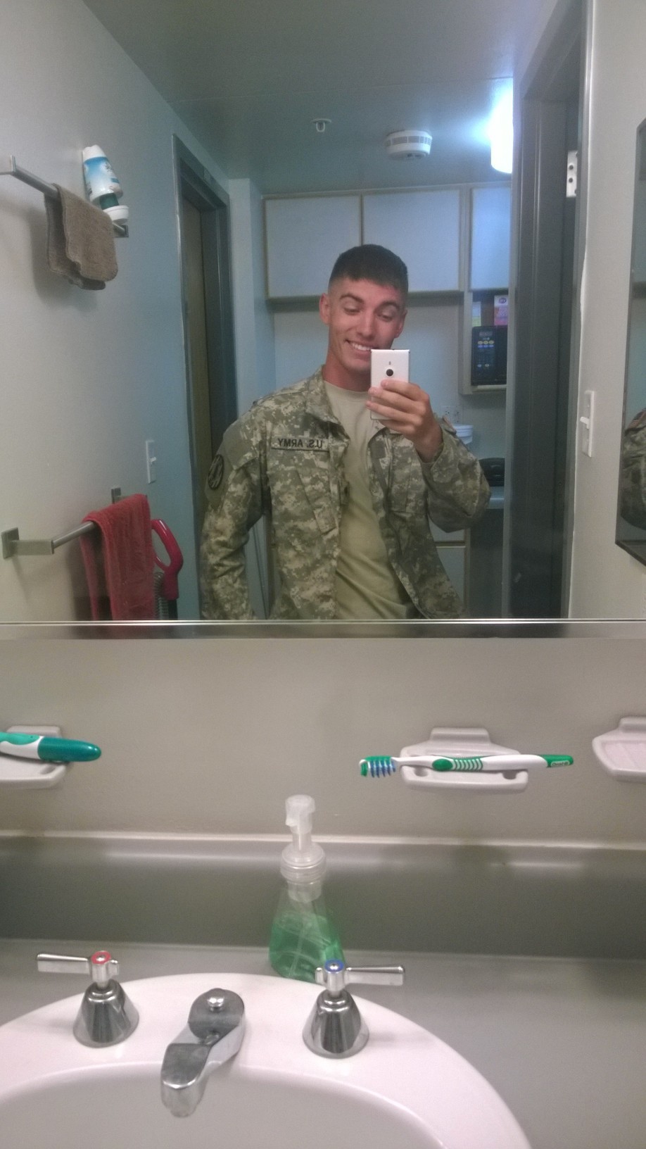 str8guysgonewild:  Air Force cutie:) he showed ass today….