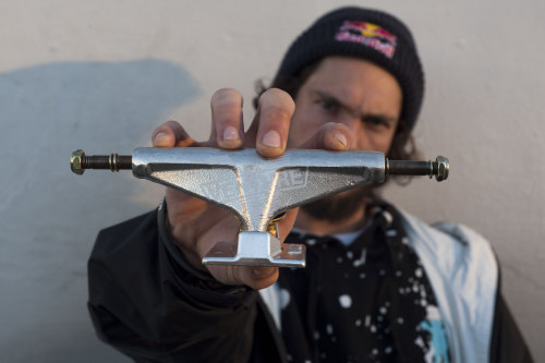 Torey Pudwill cruised by to get some new V-Hollow Lights ✨ #VentureAWAKE