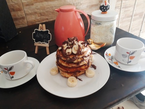 Bom Diaaa Panquecas Com Nutella E Banana Para Café Da Manha