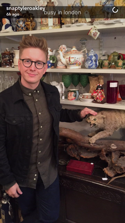 troyler-lifestyle: Tyler’s V busy in London…