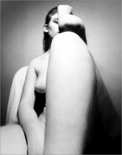 jonathandredge:  Bill Brandt, Nude, Camden Hill, London, 1958 