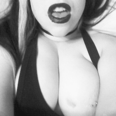 mistressrogue:  @bobsbestboobs this is for you sir