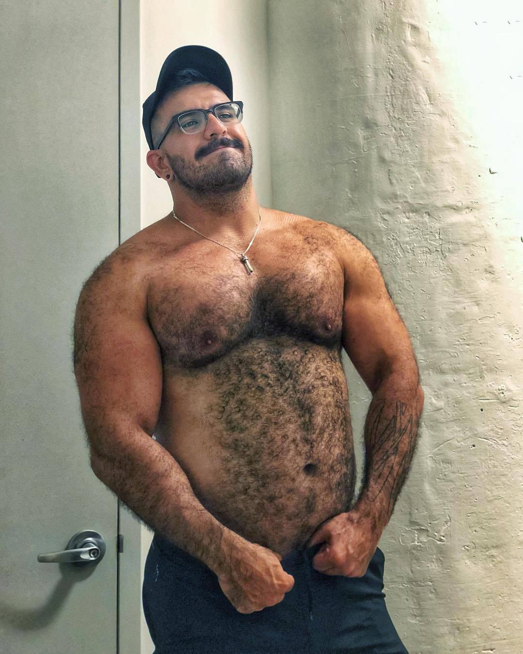 grumpydabear: gaycalcetinsex: OOhhh what bear…I wanna hug him and fuck with him