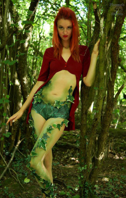 eveetales:  Arkham Poison Ivy Cosplay - Evee Tales My shoot on the Sunday of Ayacon 2013. What a gorgeous day it was for this costume! Taken at Warwick University in the UK by Luke Caines of Pharoah Shoots. 