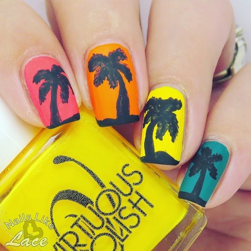 This month @thedigitaldozen did vacation themed manis. For my first design I did palm tree silhouett