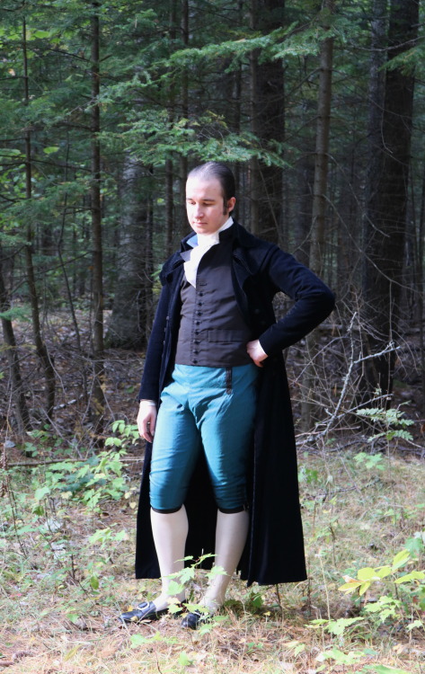 vincentbriggs:vincentbriggs:I started this pair of breeches a few months ago and then abandoned them