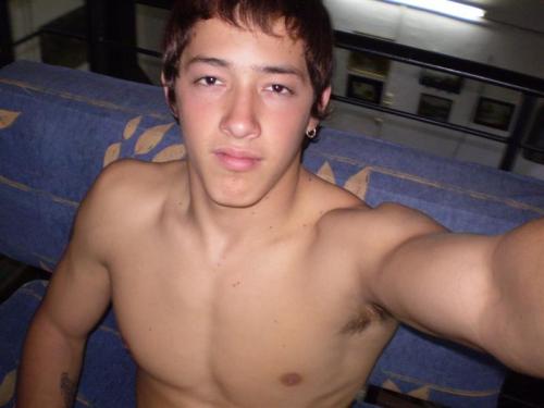 amadude:  golosso:  Miren lo que me encontre :)  Reblogged especially for you by: http://amadude.tumblr.com 