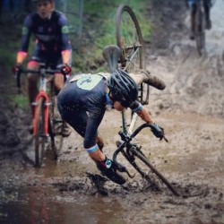 irdbike:  castellicycling:  CX+Mud=Crashing