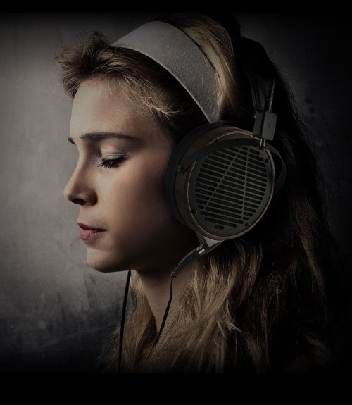 evanot:  Lost in music… 