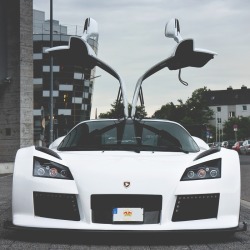 visualechoess:  Gumpert Apollo S