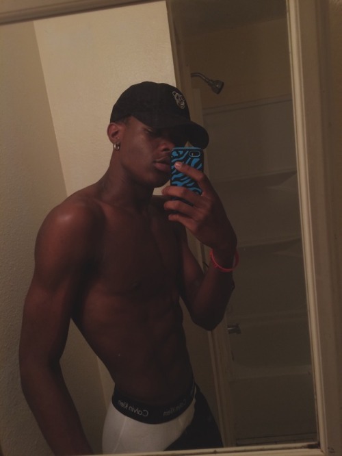 javonnie:  Kiss Me  😌