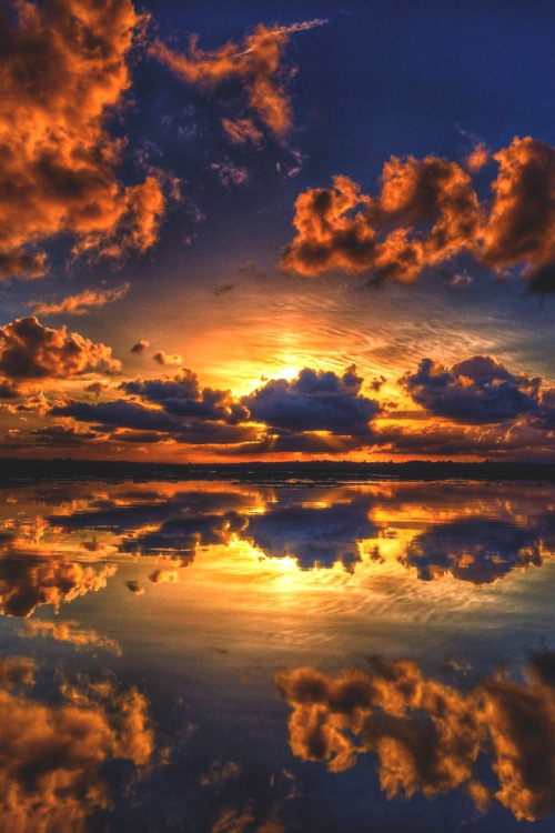 lsleofskye:  Cloud explosion plus another reflection | benmuldersunsets