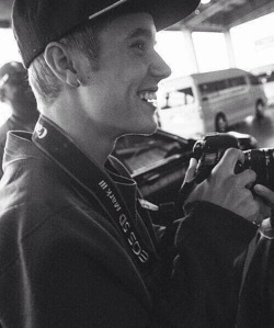 bieberstoxin:  “when you smile.. I smile”