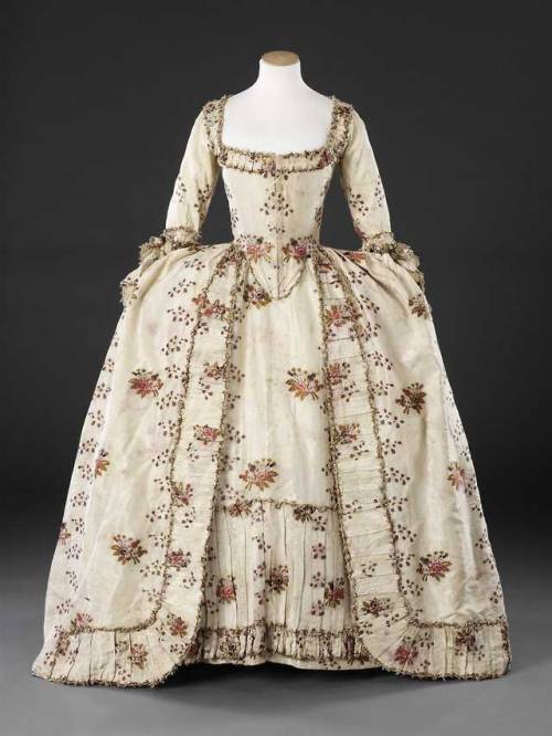 fripperiesandfobs:Robe à la française, late 1770′s-early 1780′s From the John Bright Collection   