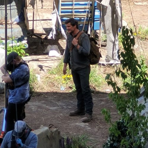 Pedro Pascal and Bella Ramsey on the set of The Last of Us jaimep007 | Instagram