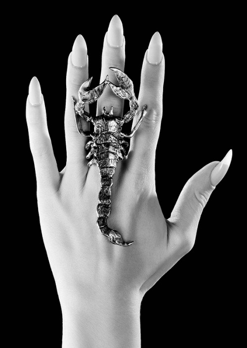 gatarojastuff:Heart of Bone jewelry