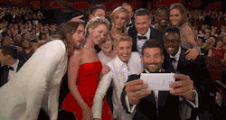 dorothyhollins:  The Oscar selfie that broke