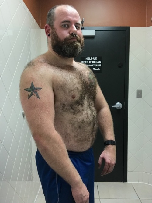 bearlywill:Goofball at the gym.Want more?