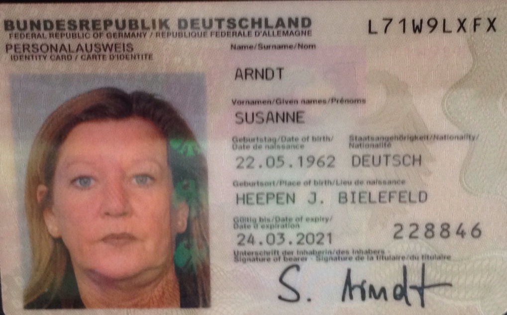 loveisintheairnew:  Susanne A. aus Viersen    Ich glaube die brauch nen neuen Job