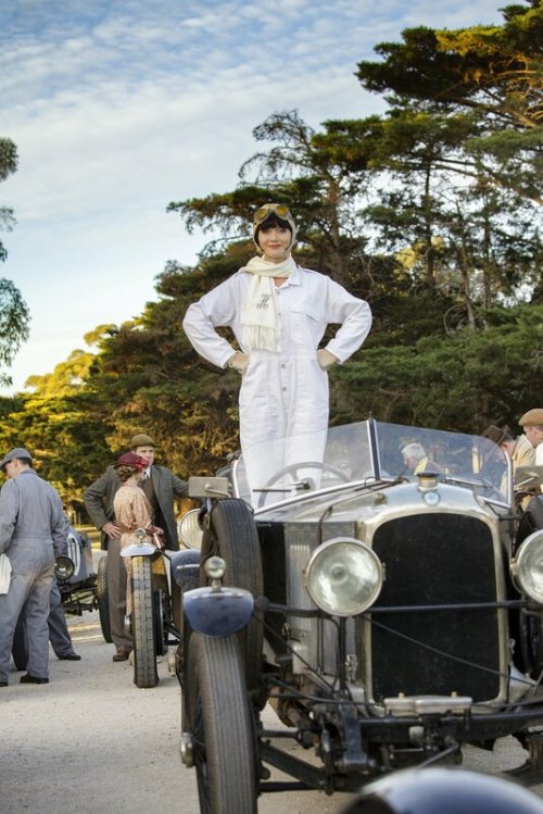 The eighth and penultimate ensemble of “Blood at the Wheel” (Season 2, Episode 7) is Phryne’s white 